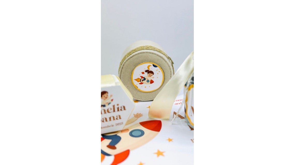 Trusou de botez Galaxy Girl tematică cosmică, stele și rachetă roz 16